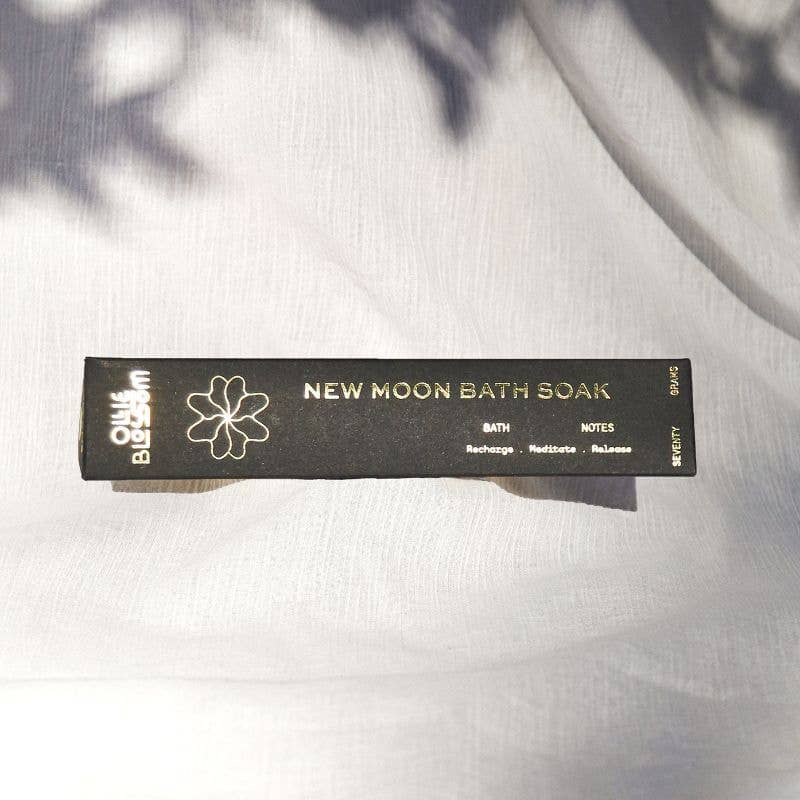 New Moon Bath Soak Skincare Ollie Blossom 