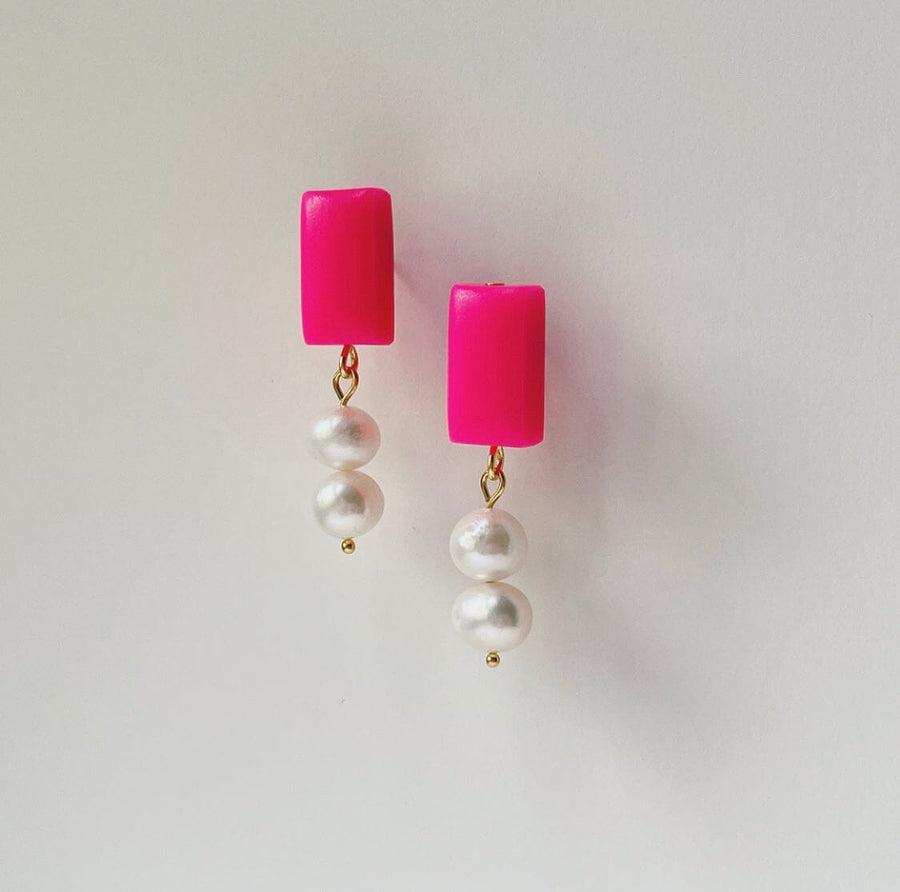 LILA MINI PEARL DROP EARRINGS Jewelry Hattie Buzzard Pink 